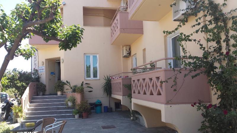 Labyrinth Hotel Georgioupoli Exterior photo